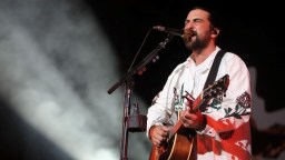 Ranking The Most Popular Songs Off Noah Kahan’s ‘The Great Divide’ According To Spotify Streams