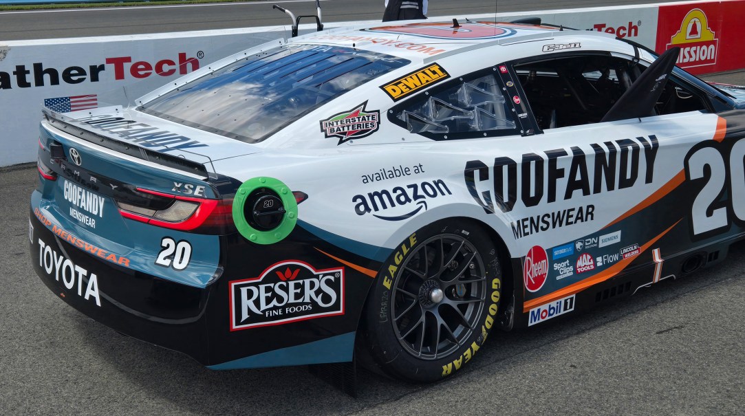 coofandy-christopher-bell-pits