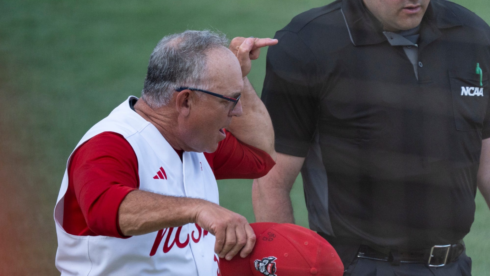 North Carolina State Baseball Coach Short Fuses In Explicit Tirade After Final Game Of Career