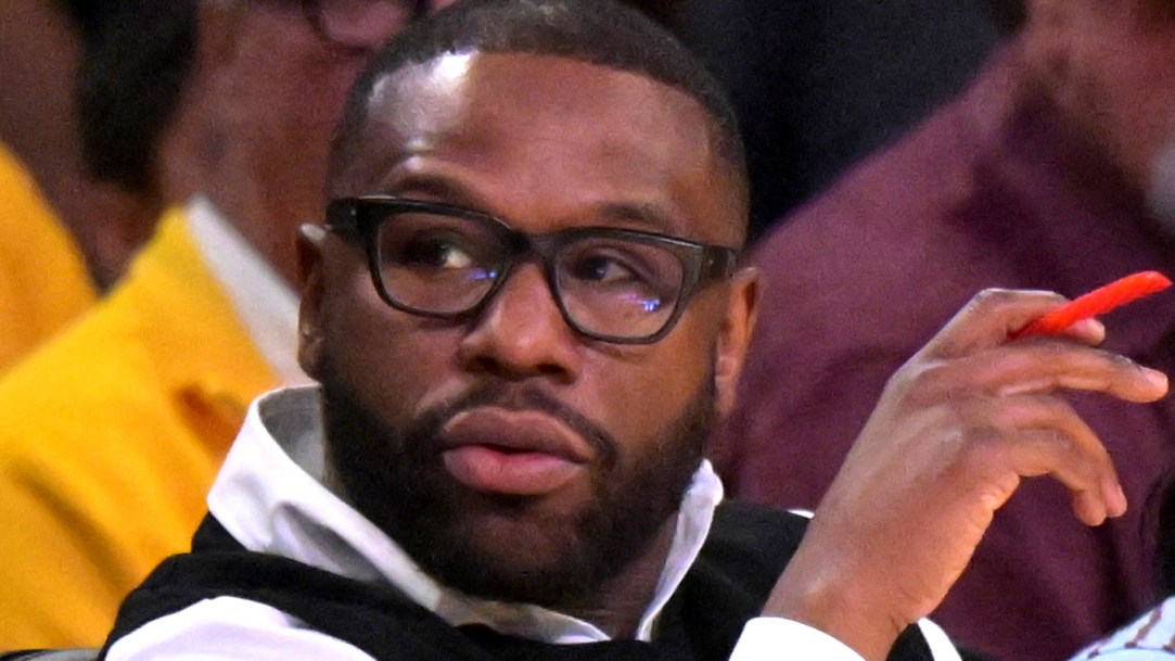 floyd-mayweather-at-spurs-lakers-game