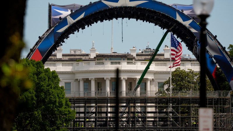 Heavy Chance Of Rain Forecast For UFC White House Event