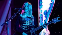 How You Can Get $1 Tickets To See Phoebe Bridgers In A Secret Show At Madison Square Garden