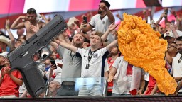 English Soccer Fan Gets Gun Flashed At Legendary Fried Chicken Restaurant During World Cup Trip To Memphis