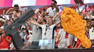 England Soccer Fan Gun Flash Memphis Uncle Lou's Fried Chicken Hood World Cup