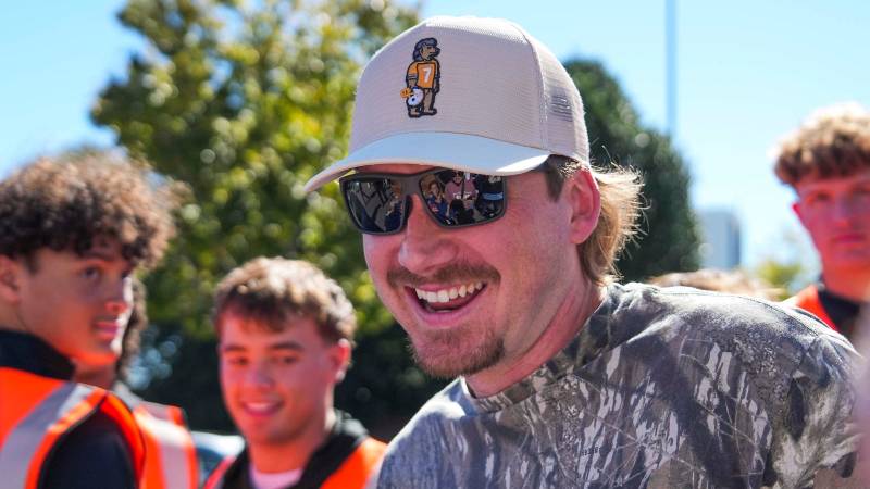 Morgan Wallen Ripped For Taking Phone Of Fan Who Paid For Premium Tickets And Throwing It Across The Stage For No Reason (VIDEO)