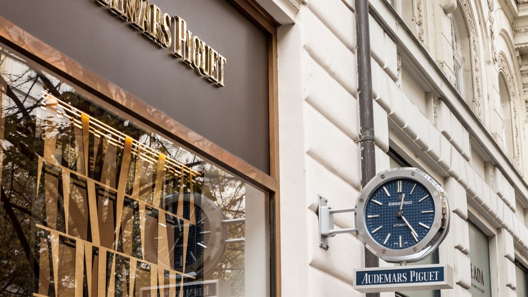 Audemars-Piguet-logo-on-their-jewelry-boutique