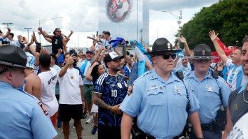 Atlanta Police Have To Stop Argentina & England Fans From Fighting Each Other After World Cup Game