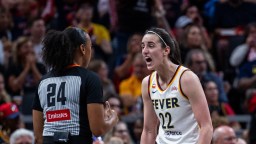 Caitlin Clark Gets Heated & Yells In Ref’s Face,  Doesn’t Get Punished