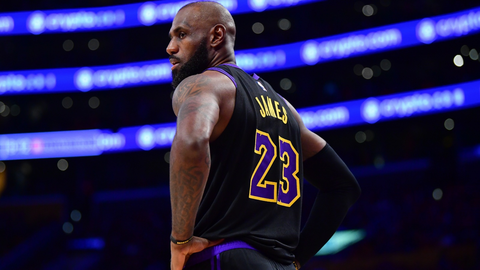 LeBron James is considering commutng to Philadelphia from NYC