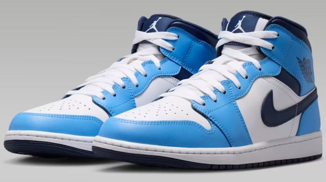 Air Jordan 1 Mid Shoes