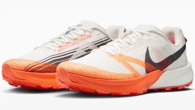 Nike Kiger 10 Trail Running Shoes