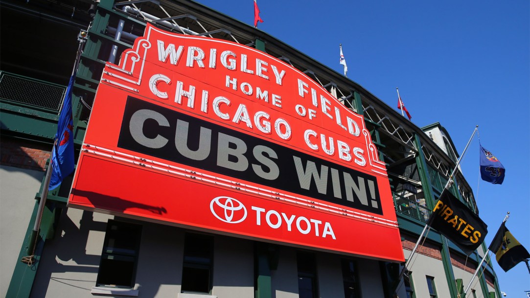 chicago-cubs-wrigley-field-marquee