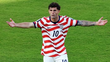 Landon Donovan’s Criticism Of Christian Pulisic Can Be Disproved By One Single Video Of Fan Interaction