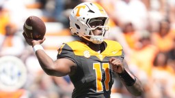 Tennessee’s 18-Year-Old True Freshman Quarterback Faizon Brandon’s New Weight Makes Linebackers Look Tiny