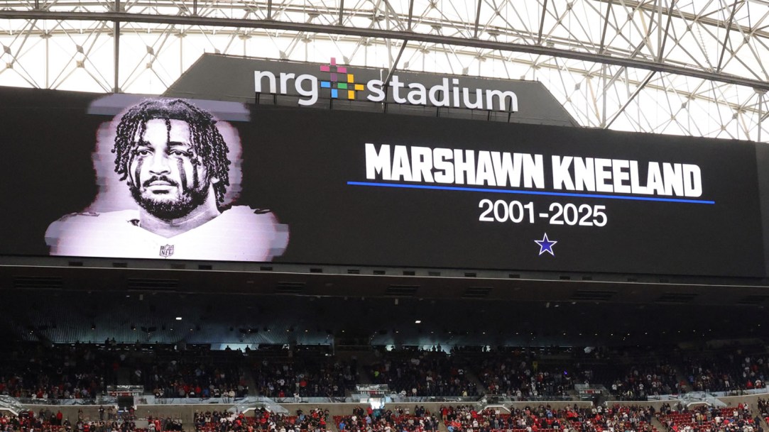 moment-of-silence-for-Marshawn-Kneeland