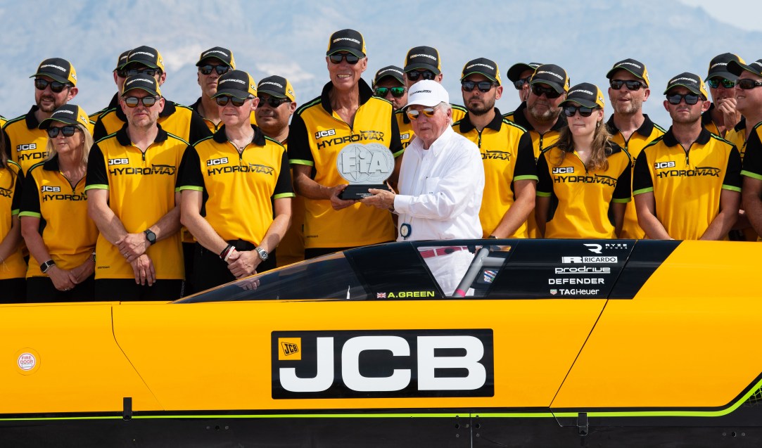 Andy-Green-receives-an-official-FIA-land-speed-record-trophy