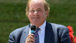 Chris Berman’s Lower Body Shocks Fans During NFL Hall Of Fame Appearance In Ohio