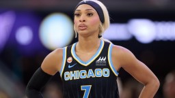 DiJonai Carrington Keeps Slapping Players In The Face After Sophie Cunningham Controversy