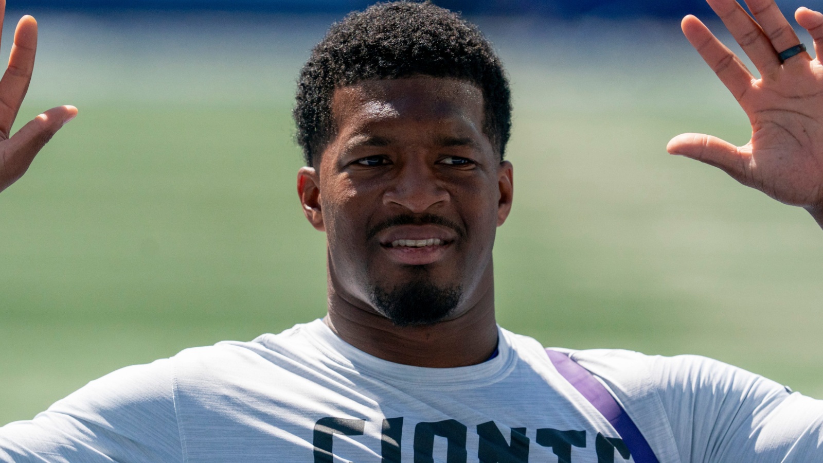 Jameis Winston throws punch and gets punched during joint practice