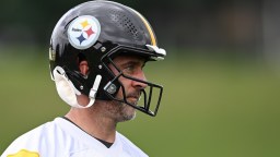 Aaron Rodgers Credits His Mysterious Wife With Reuniting Him With His Estranged Family