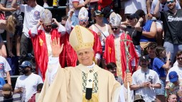 White Sox Expected To Sell 2,500 Pope Hats But Demand Forced Them To Make More Than 40,000