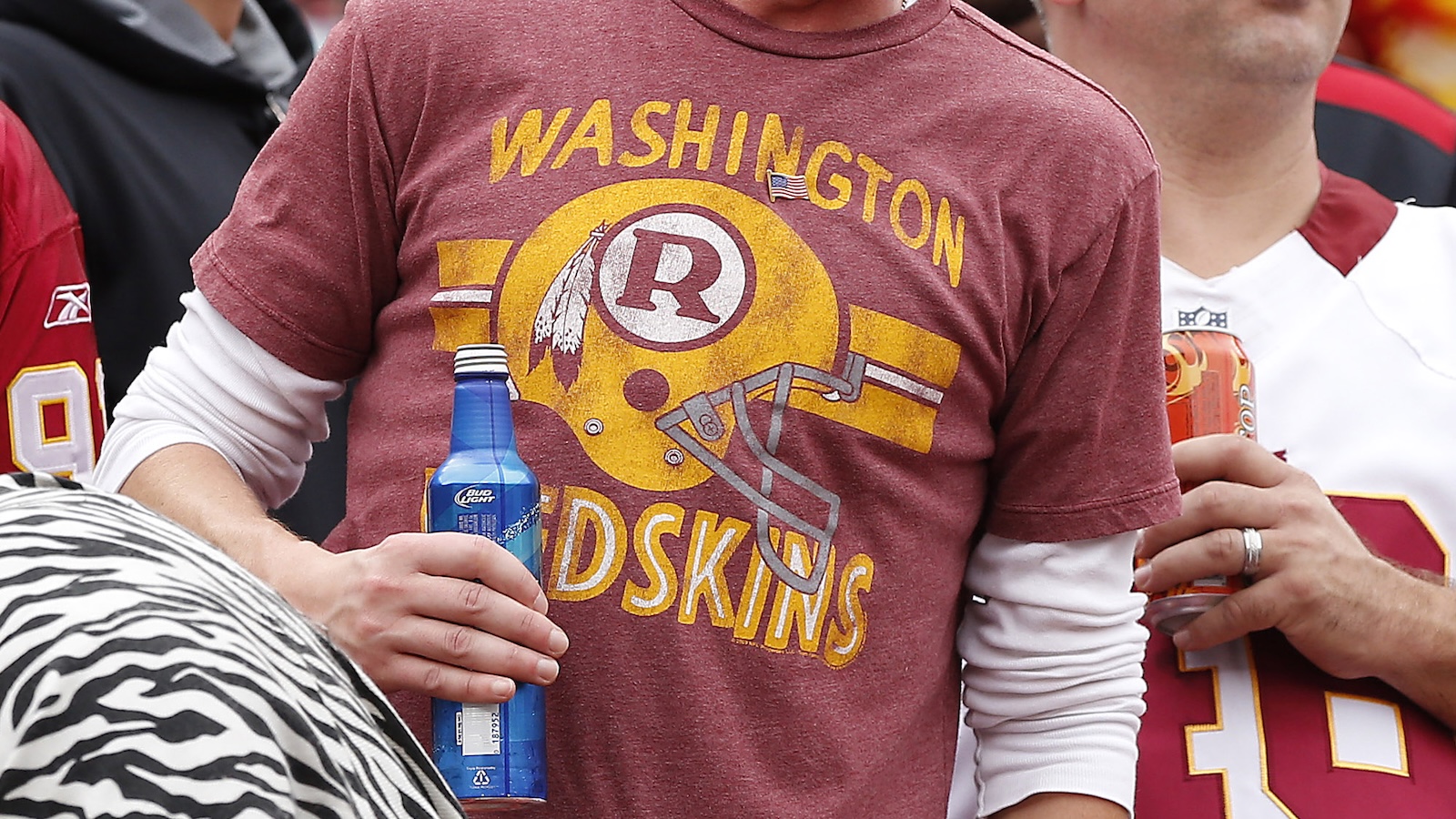 Washington Commanders Are Quietly Selling Merch With The Abandoned Redskins Name And Logo Washington Commanders Are Quietly Selling Merch With The Abandoned Redskins Name And Logo