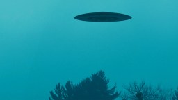 Commercial Pilot Reports Seeing ‘Flying Saucer’ When UFO Comes Alarmingly Close To Plane While Landing