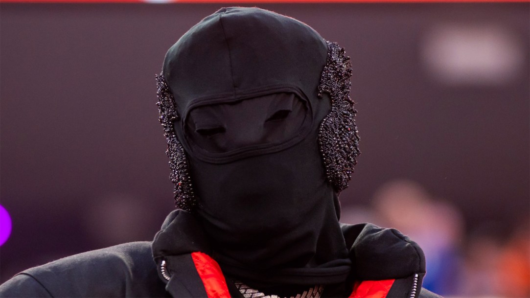 Former-football-player-Antonio-Brown-wears-a-ski-mask