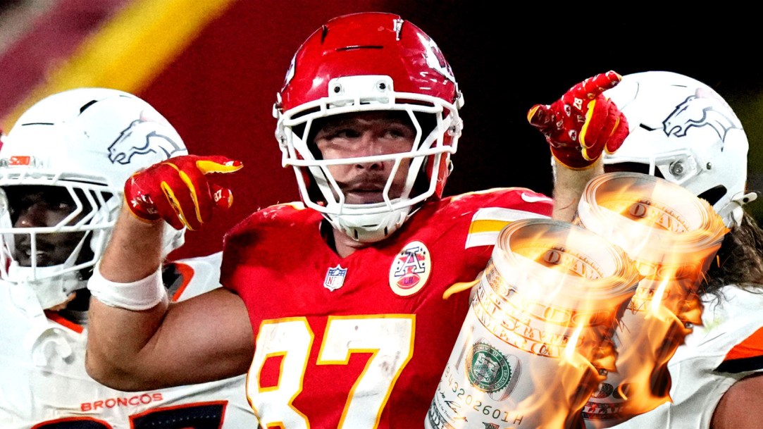 Kansas-City-Chiefs-tight-end-Travis-Kelce-reacts-after-a-catch