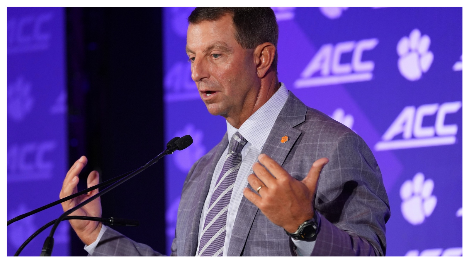 Clemson Fans Want Dabo Swinney Fired After Embarrassing Loss To LSU Clemson Fans Want Dabo Swinney Fired After Embarrassing Loss To LSU
