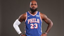 LeBron James Worries Fans After Getting In Helicopter To Commute From Philadelphia To New York