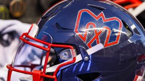 Montreal-Alouettes-helmet