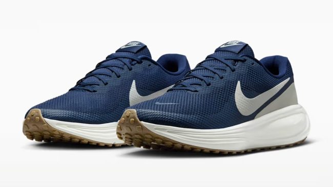 Revolution 8 Road Running Shoes