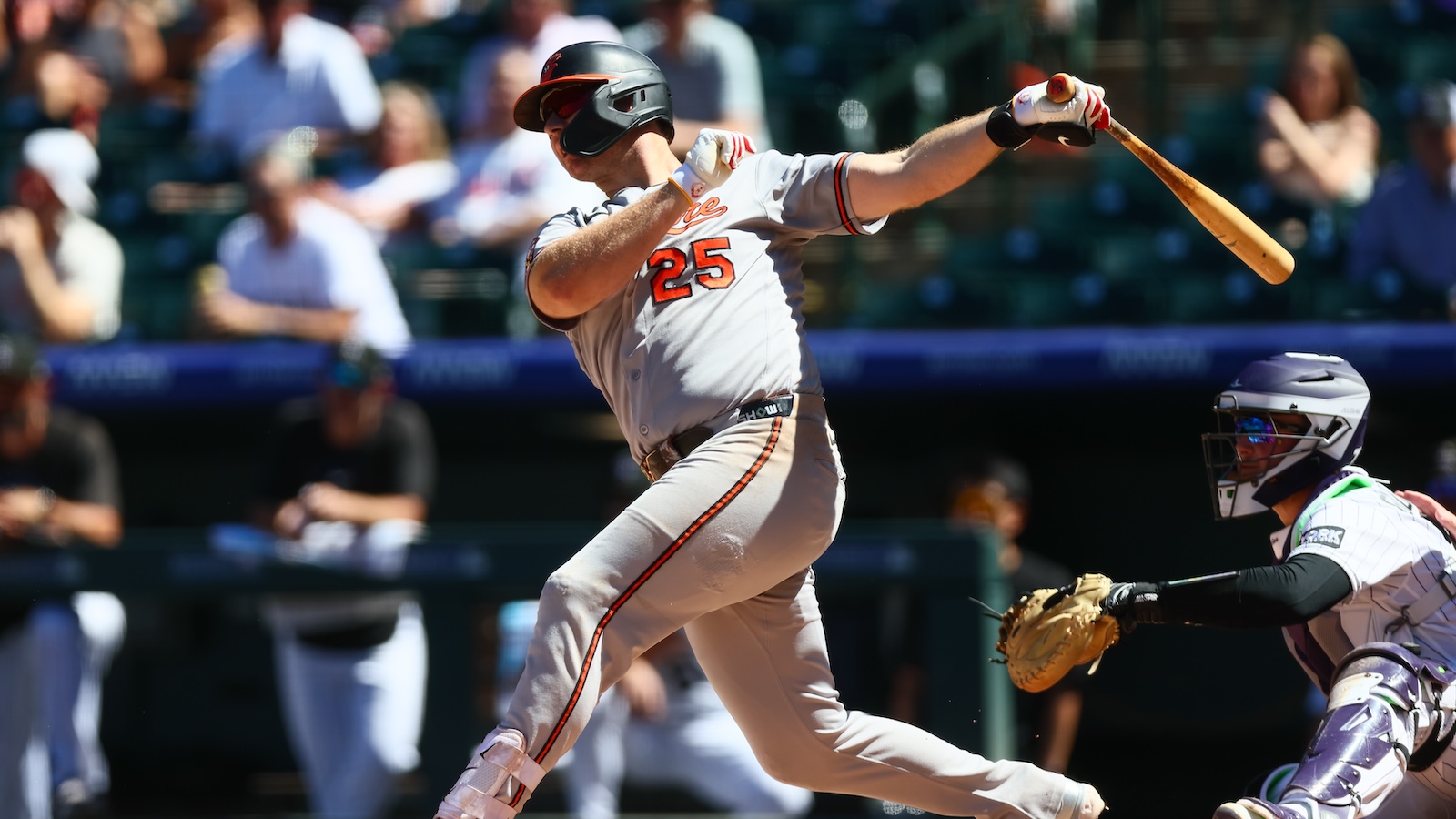 Pete Alonso swinging