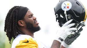 Pittsburgh-Steelers-offensive-tackle-Max-Iheanachor