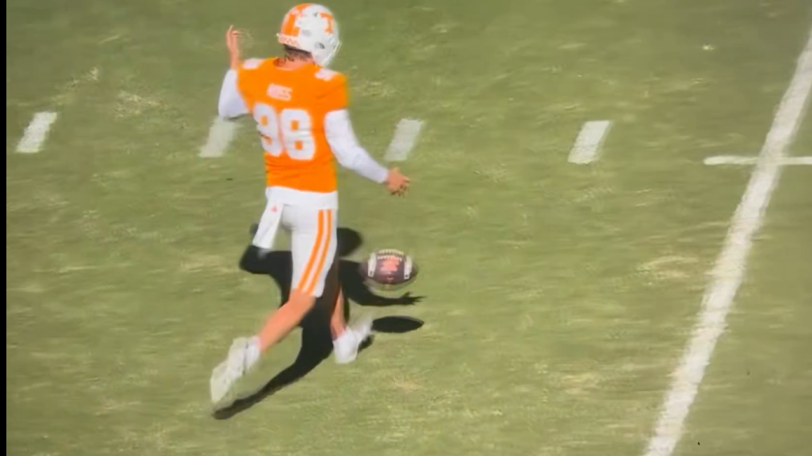 Tennessee Nearly Upset Texas With An Illegal Onside Kick Because Nobody Knew The Rules Tennessee Nearly Upset Texas With An Illegal Onside Kick Because Nobody Knew The Rules