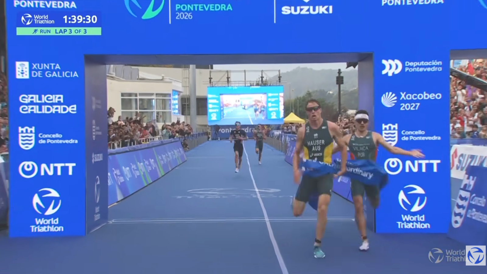 controversial world triathlon finish between Matthew Hauser and Vasco Vilaca
