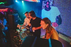 Sturgill Simpson and the Flying Mojito Bros at 1 a.m. in Seattle. (Photo: Garrett Dorfman)
