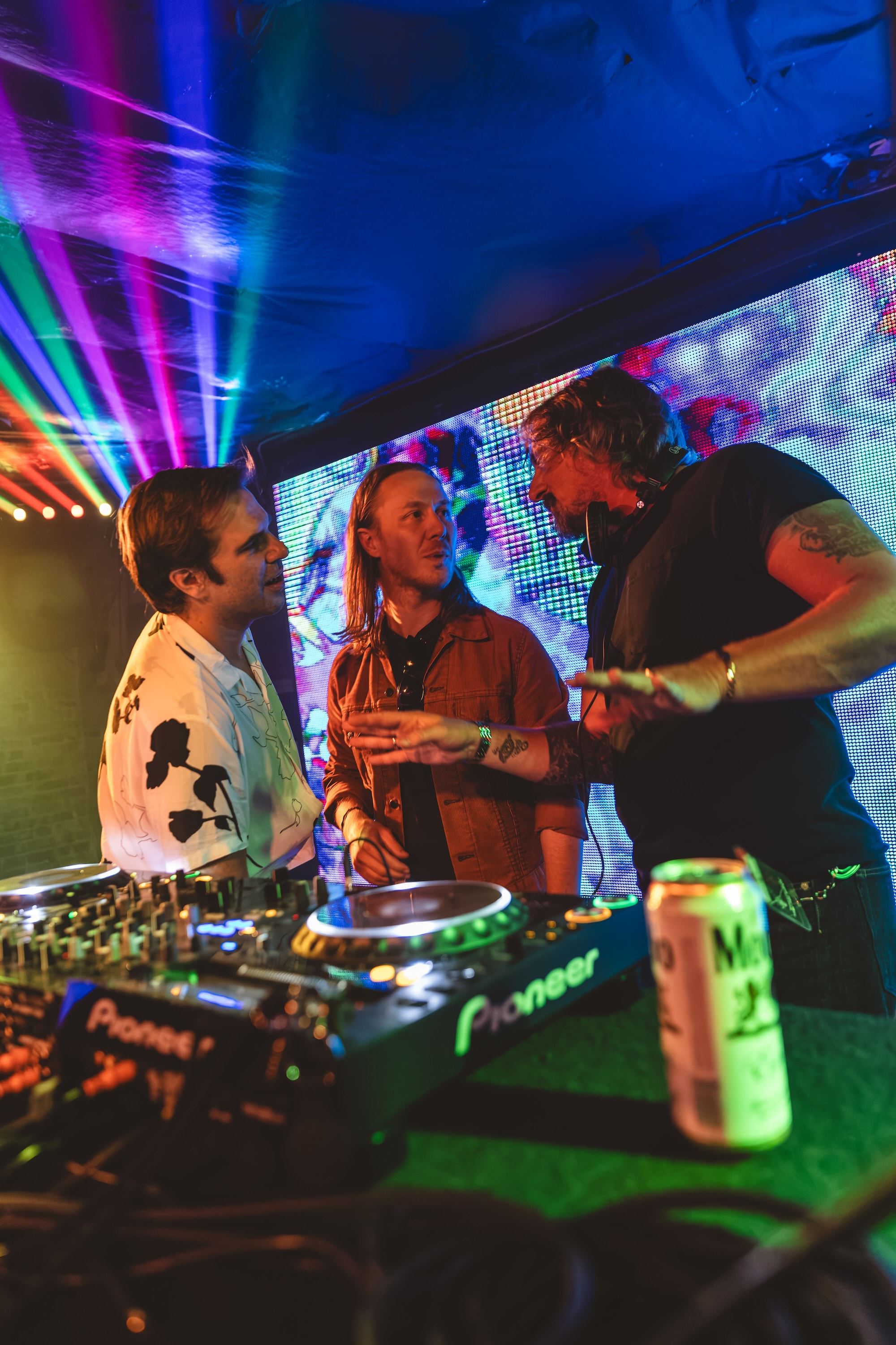 Sturgill Simpson and the Flying Mojito Bros at 1 a.m. in Seattle. (Photo: Garrett Dorfman)