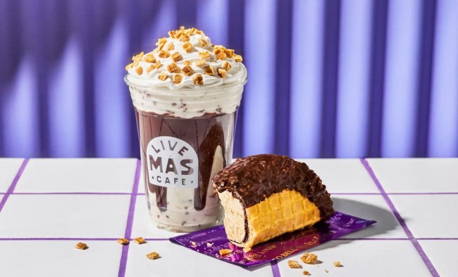 Taco Bell Salt & Straw Churro Ice Cream Taco