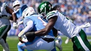 titans-qb-sacked-by-jets-db