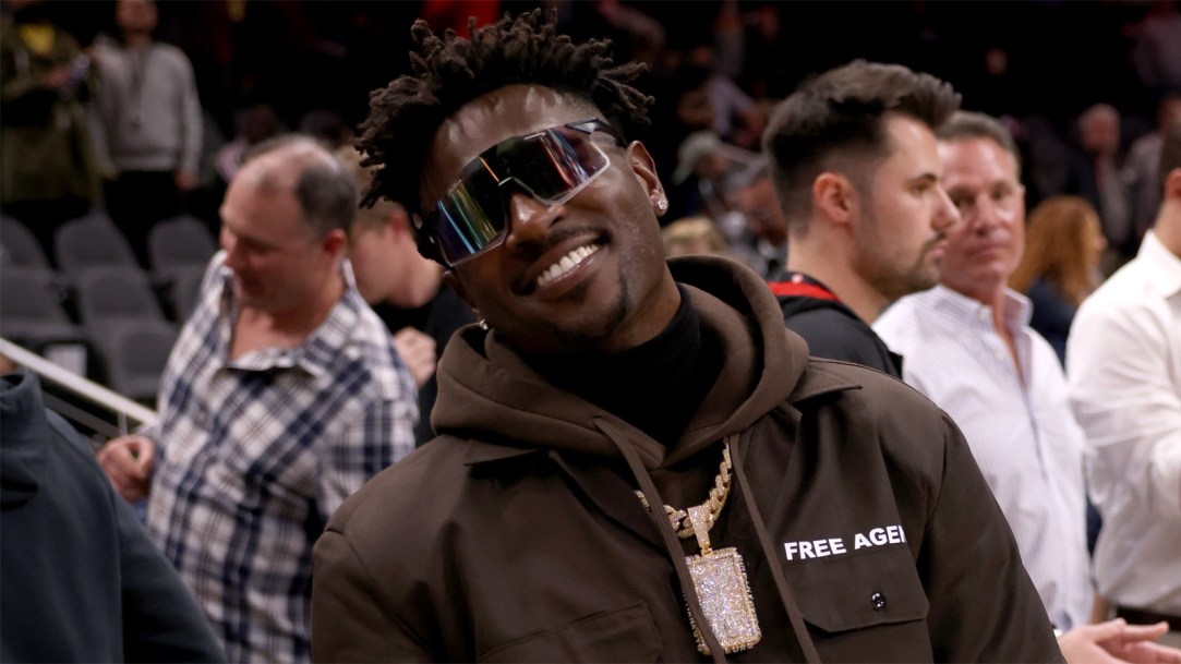 wide-receiver-Antonio-Brown