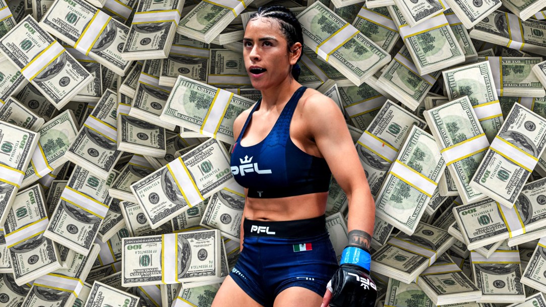 Lucero-Acosta-before-fighting-Shannon-Clark-during-PFL-Chicago-with-money-behind-her