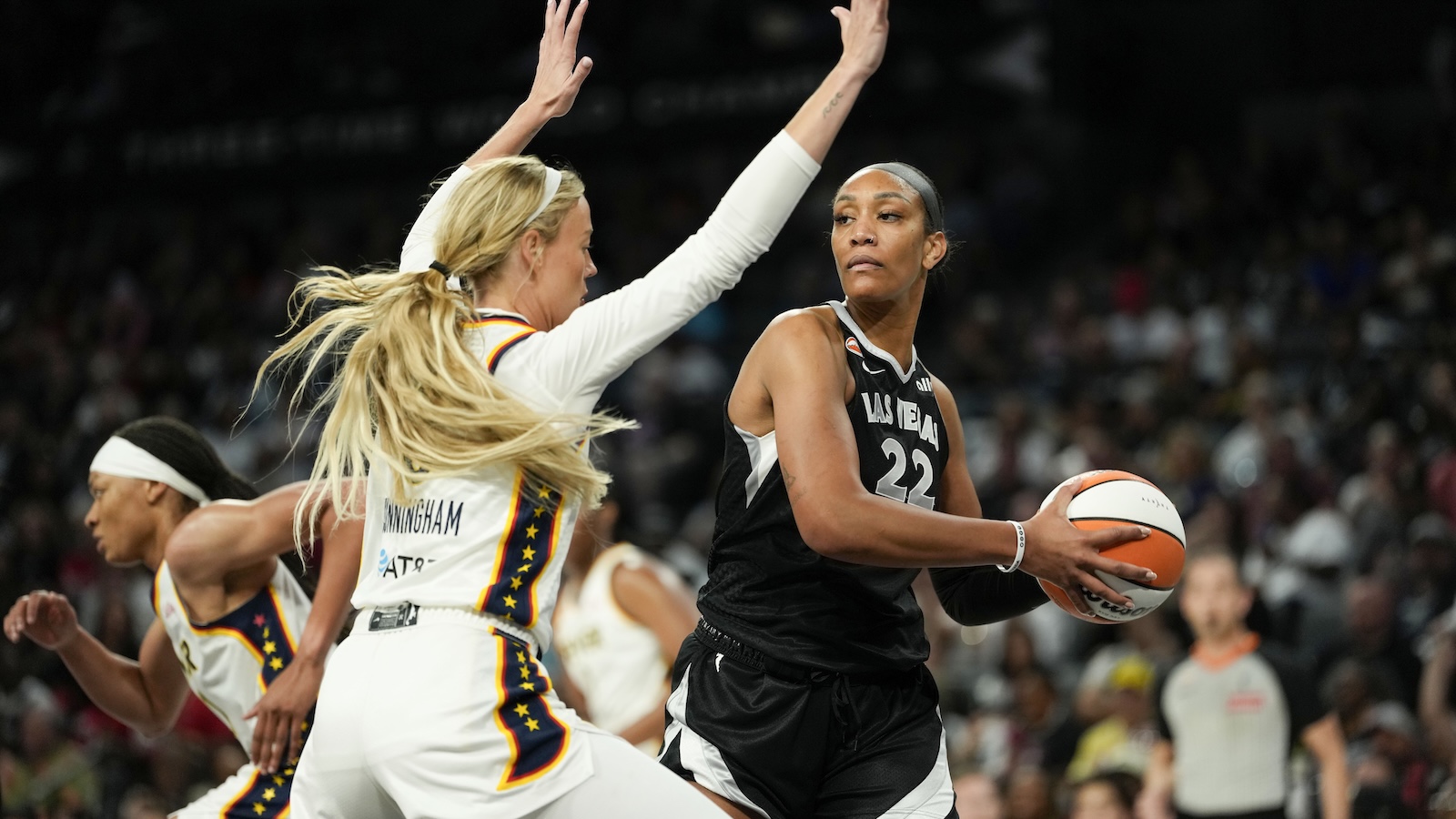 Sophie Cunningham a'ja wilson