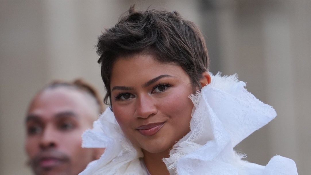 Zendaya-attends-Louis-Vuitton-Womenswear-show
