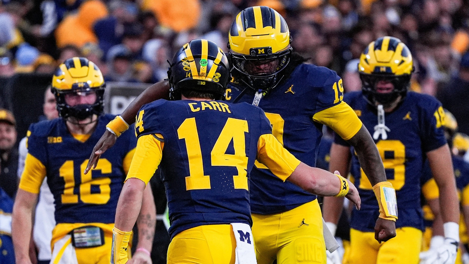 Bryce Underwood Continues To Display Leadership Amid Transfer Rumors After Benching Bryce Underwood Continues To Display Leadership Amid Transfer Rumors After Benching