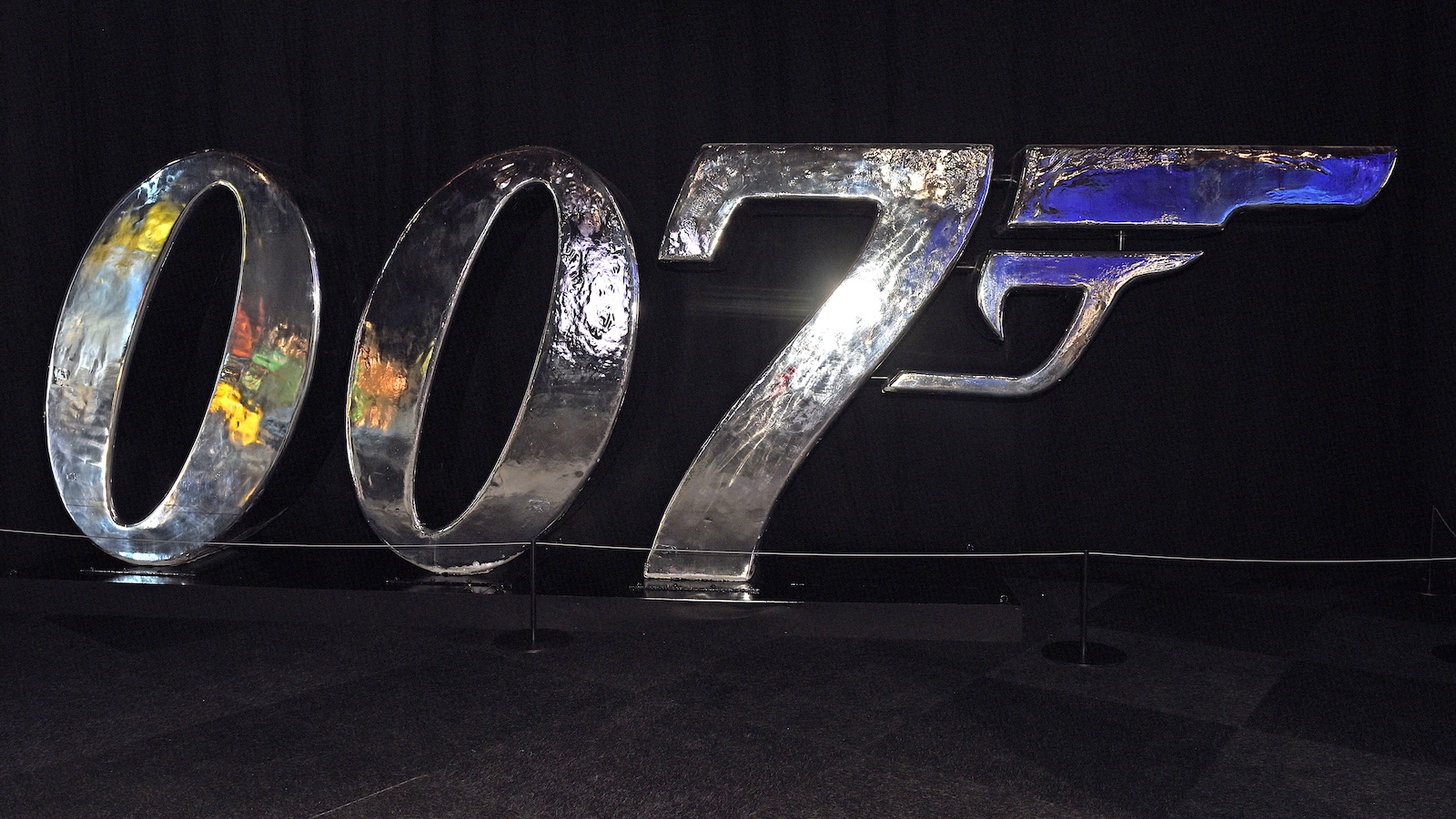 james bond logo