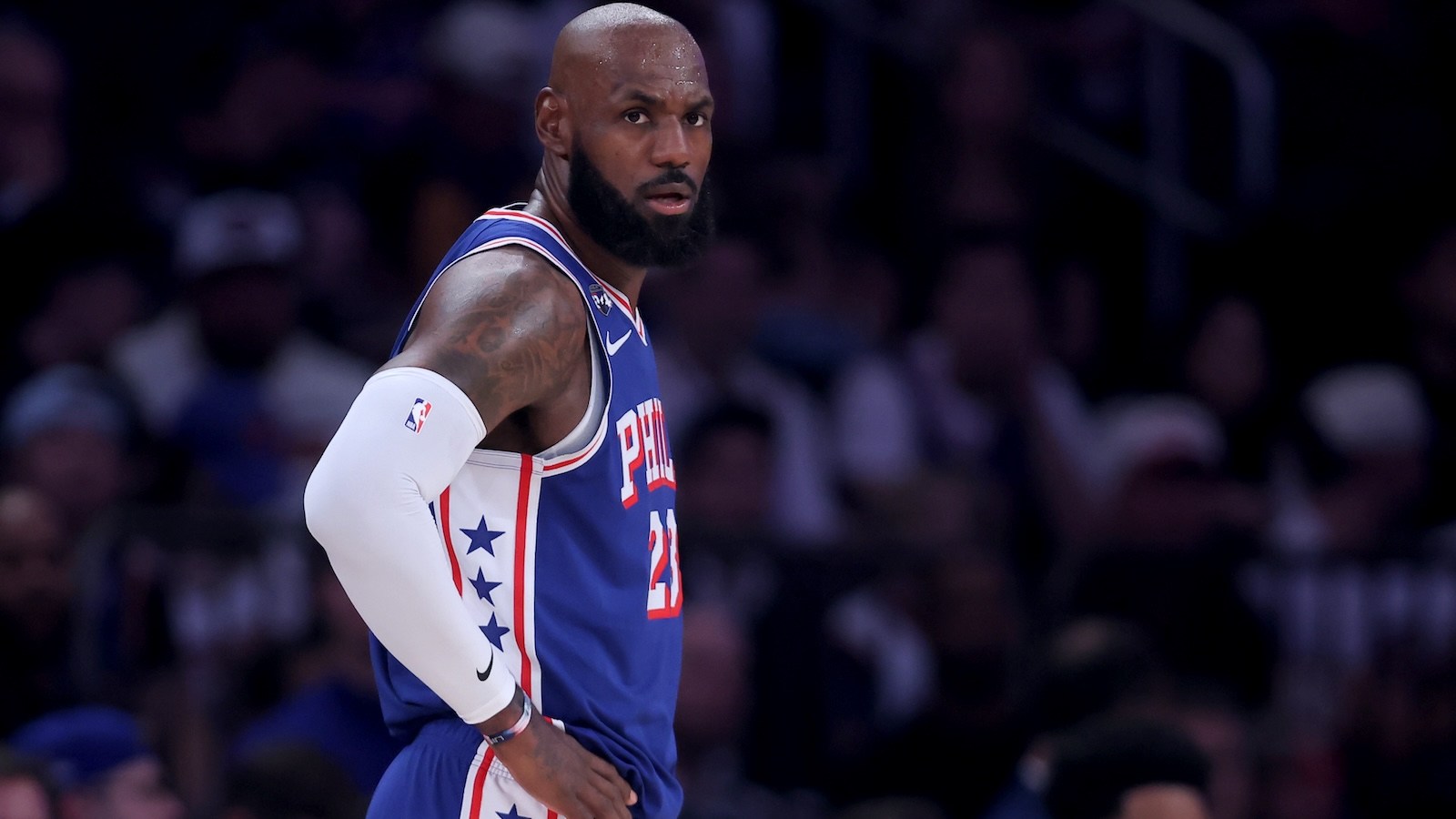 LeBron Got Into Argument With Courtside Knicks Fan - VIDEO