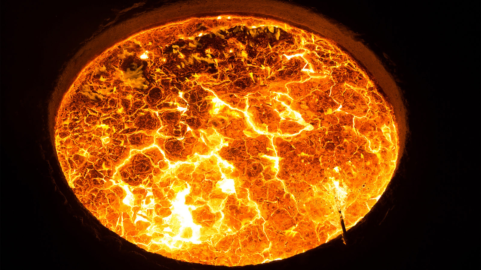 Figure 02 Humanoid Robots Self-Terminate in Molten Steel in Real-Life T2 Tribute