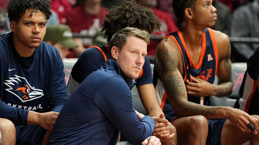 Austin Claunch UTSA basketball coach arrest DWI scheduling conflict practice suspended